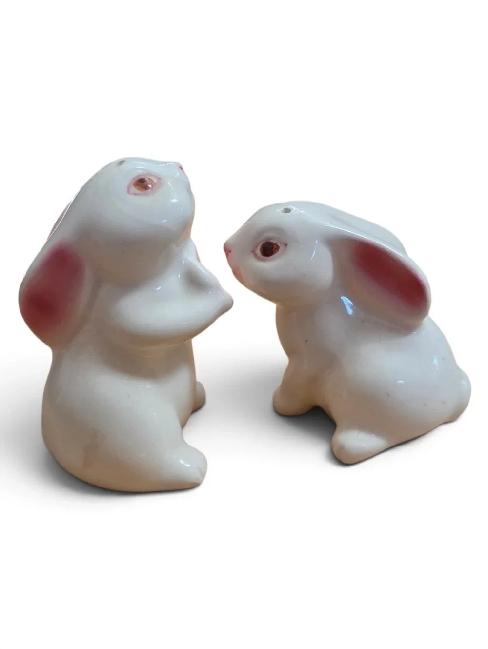 Vtg 83 Avon Ceramic Weiss Brazil Bunny Mates Salt & Pepper Shakers Rabbit Flower